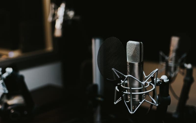 microphone in the recording studio