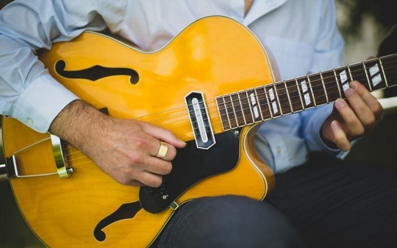 archtop guitar