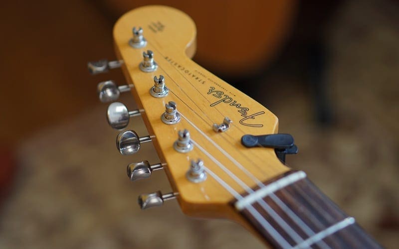 guitar head tuning pegs