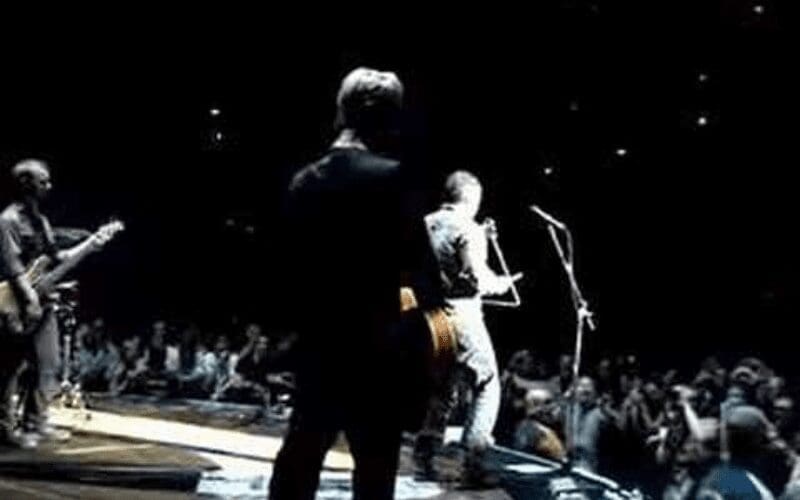 the triangle solo foo fighters