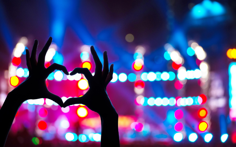 love heart at concert etiquette 
