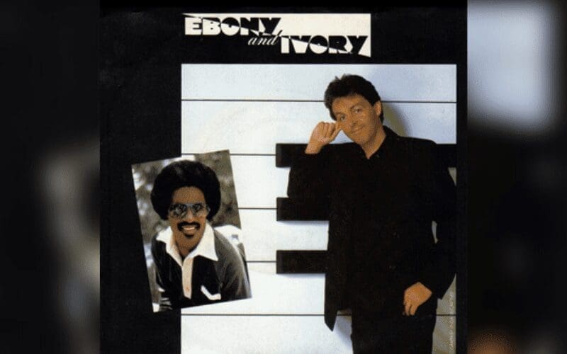 Paul mcCartneyh and stevie wonder - ebony and ivory