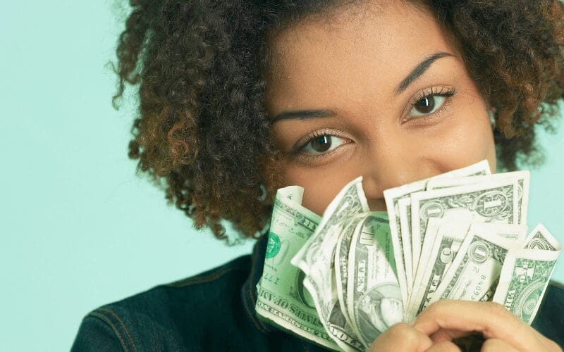 woman with money EmuBands review