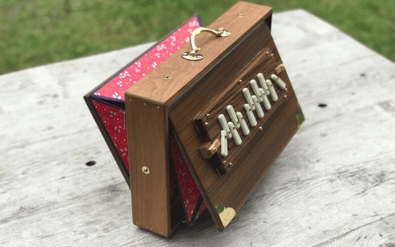 shruti box