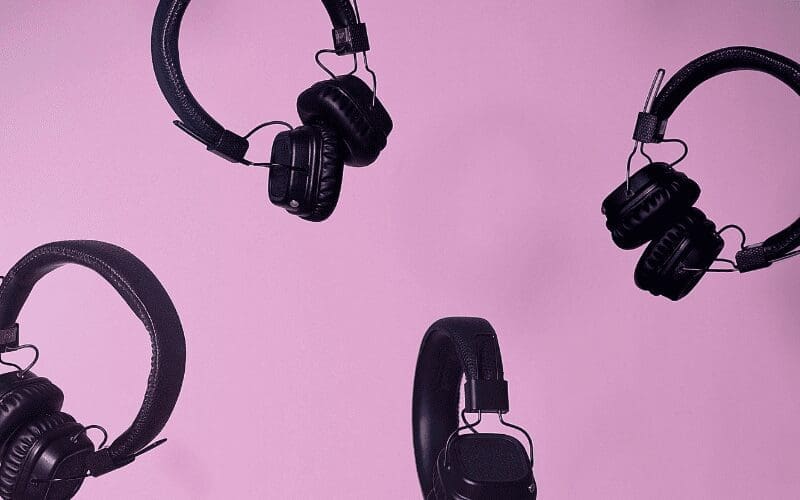 headphones 