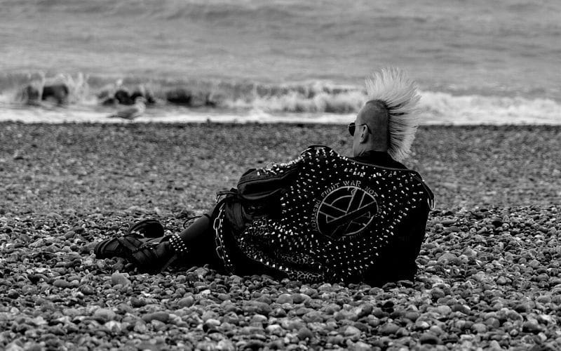 A photo displaying an example of alternative fashion.