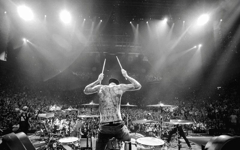 how to play the drums