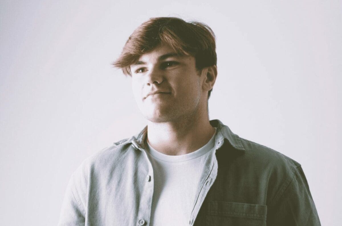 Finn O’Hara – Silhouette