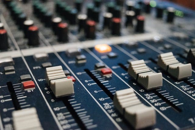 Audio Mixing : Everything You Need To Know To Mix Like A Pro