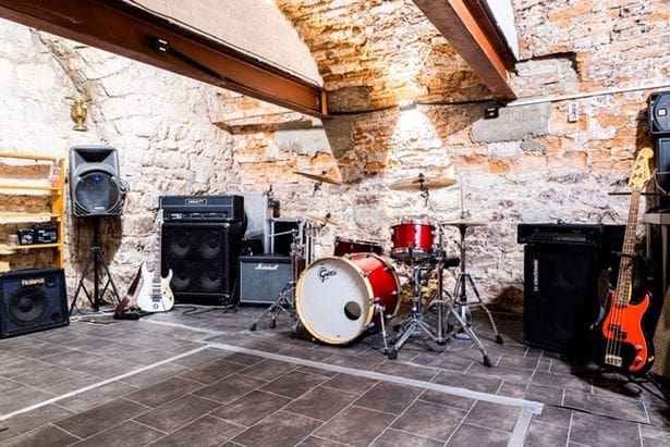 music studio bath
