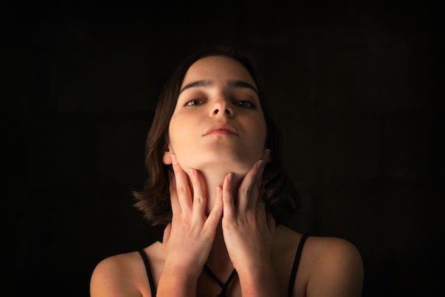 How Do You Sing With A Sore Throat?